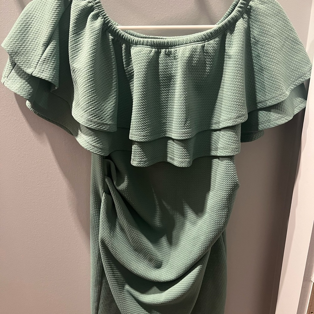 Maternity Off-Shoulder Ruffle Dress - Picture 2 of 3